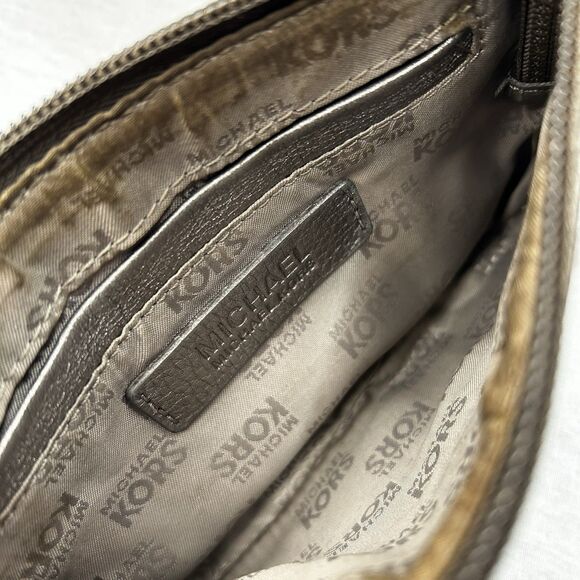 Michael Kors Jet Set wristlet in the Signature logo print - Picture 3 of 3